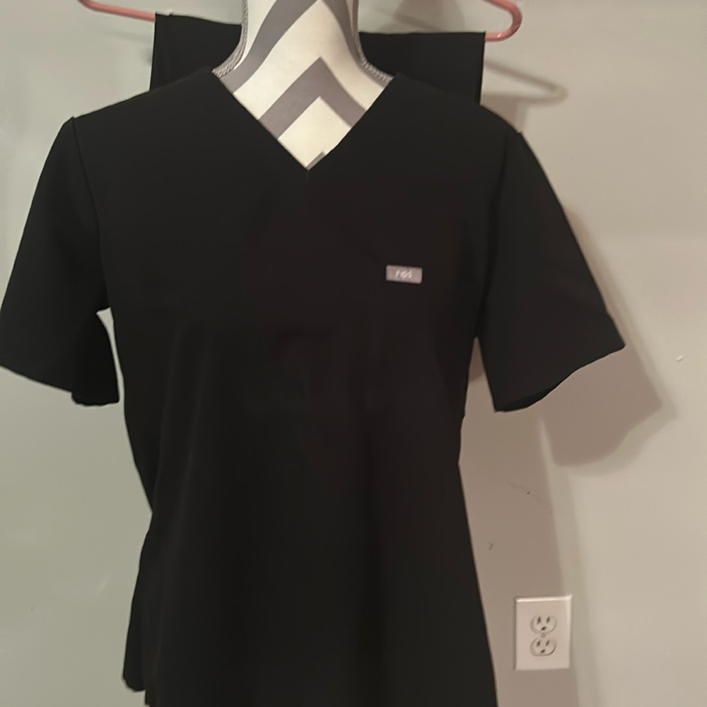 Women’s Figs scrubs. Technical Collection. Size Large Petite. Black.